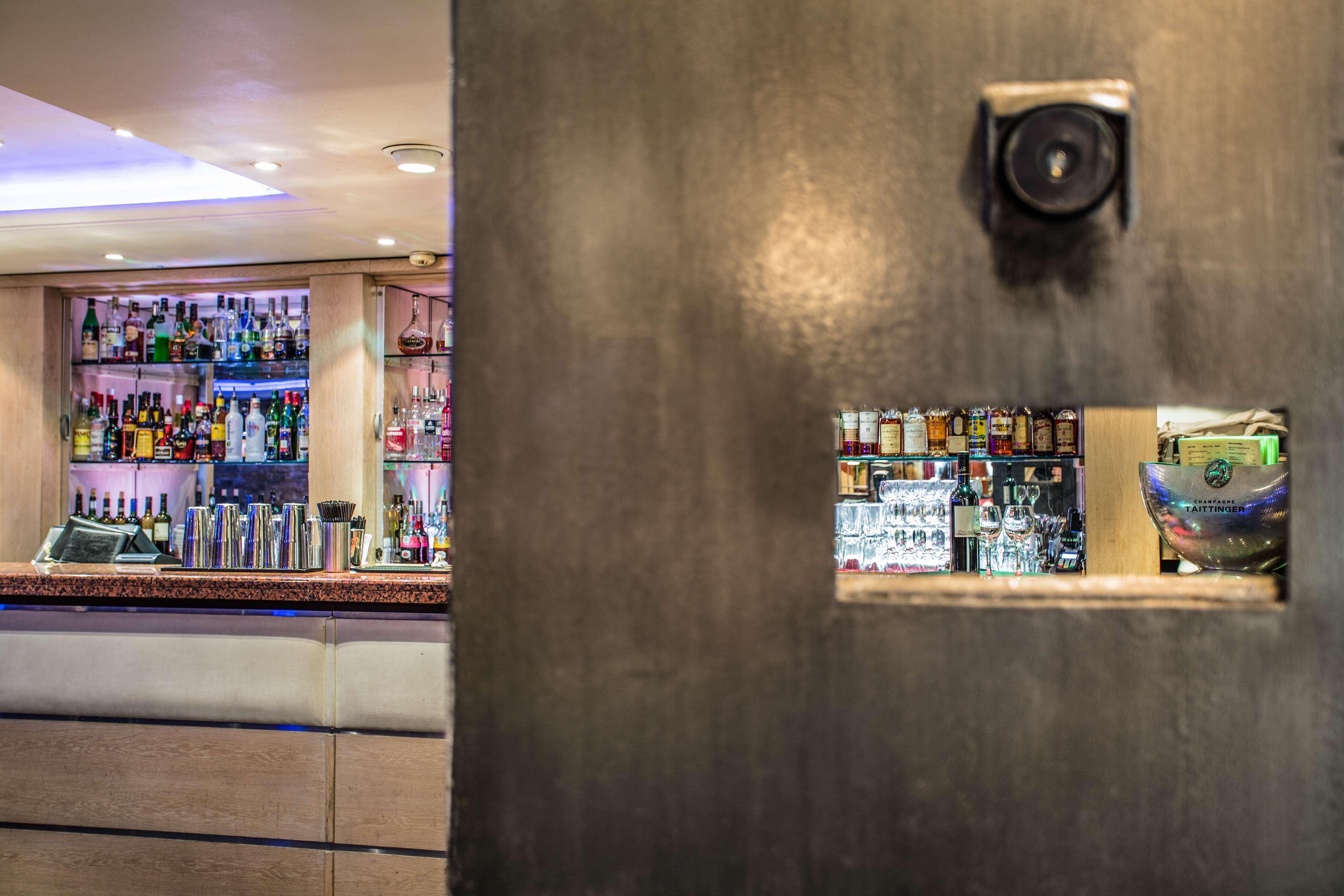 Courthouse Hotel Londýn Restaurace fotografie A wall with polished plaster